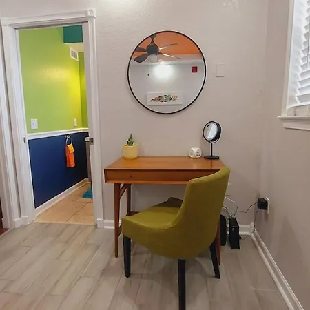 Itz A Vibe - 1 Bedroom Studio In The Heart Of Dtsp St. Petersburg Exterior photo