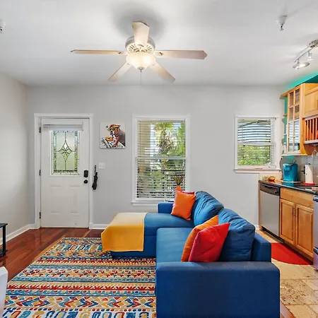 Itz A Vibe - 1 Bedroom Studio In The Heart Of Dtsp St. Petersburg Exterior photo