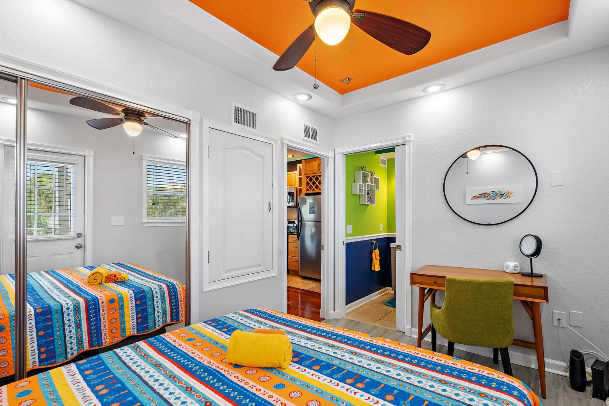 Apartment Itz A Vibe - 1 Bedroom In The Heart Of Dtsp St. Petersburg